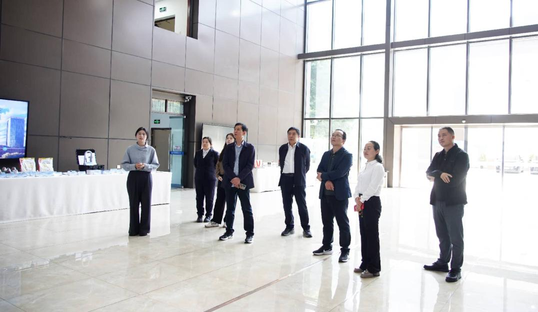 南阳市科技局、牧原集团一行赴国家生猪技术创新中心考察调研